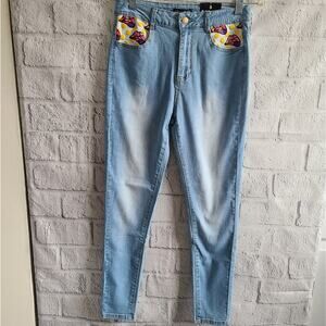 Fashion Nova Bite Me High Waisted Light Wash Skinny Jeans NWT Size 5
